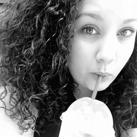 Meet your Posher, Kara - Picture 1 of 1